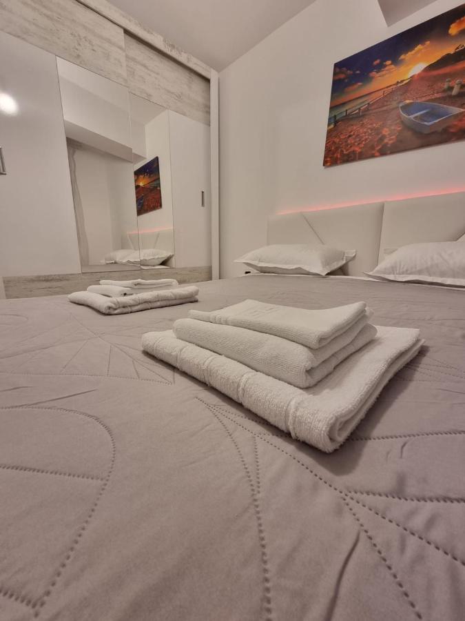 Dreams Escape Apartment Craiova Ngoại thất bức ảnh
